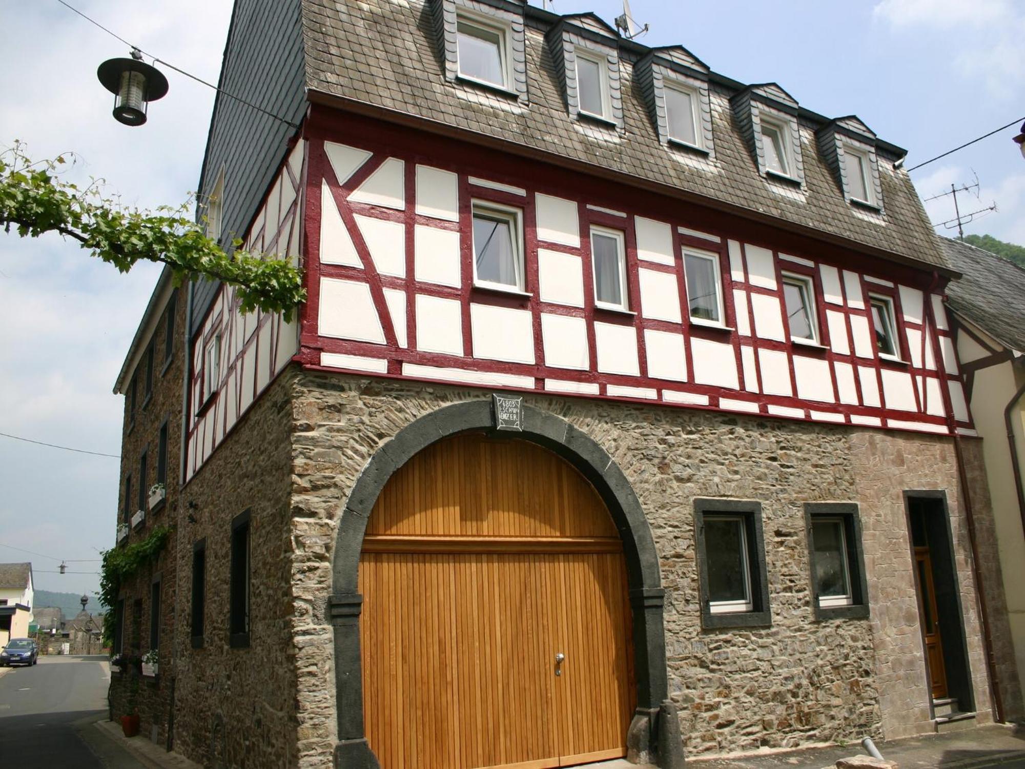 A Modern Holiday Home By The River Mosel Moselkern Eksteriør billede
